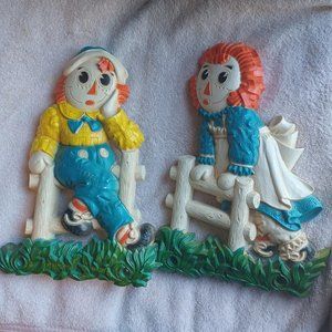 Vintage 1977 Bobbs Merrill Raggedy Ann and Andy Wall Plaques